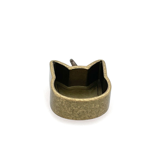 Ox Brass Cat Head Deep Closed Bezel Charm